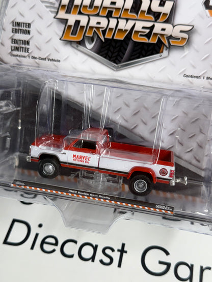 GREENLIGHT 1989 Dodge Ram Marvel Mystery Oil Red/White 1:64 Diecast Dually Drivers