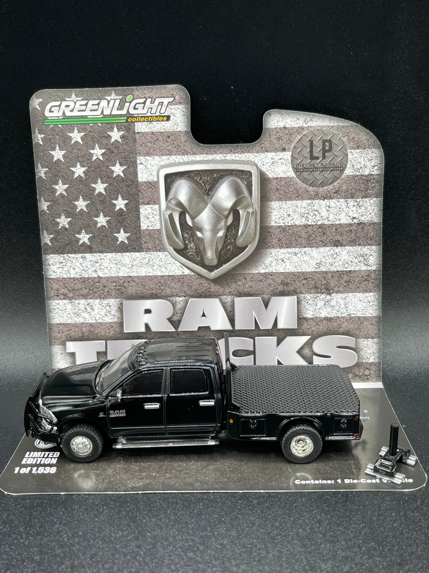 GREENLIGHT 2017 Ram 3500 Laramie Flatbed Black Cummins Diesel LP Diecast Garage Exclusive 1:64 Diecast Promo