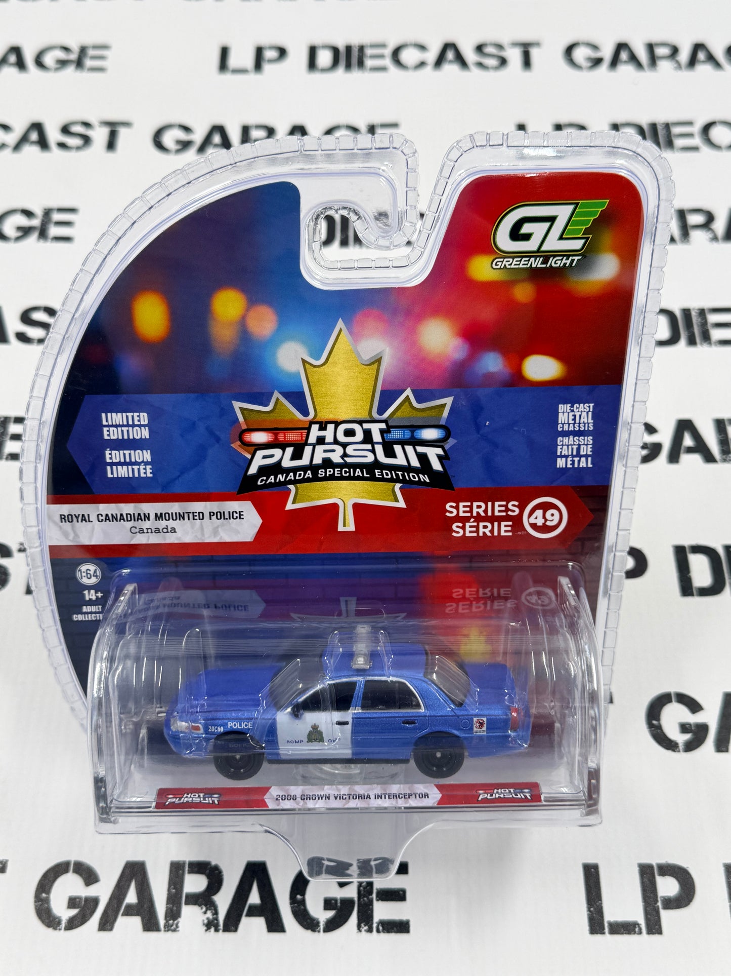 GREENLIGHT 2008 Ford Crown Victoria Royal Canadian Mounted Police 1:64 Diecast Hot Pursuit