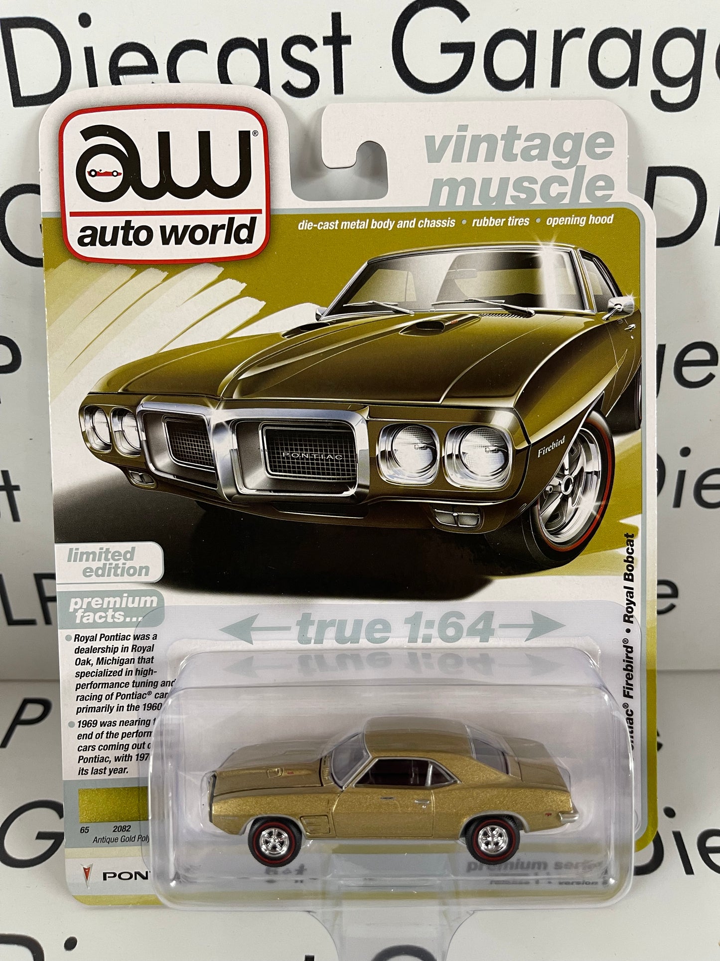AUTO WORLD 1969 Pontiac Firebird Royal Bobcat Gold Poly 1:64 Diecast Vintage Muscle