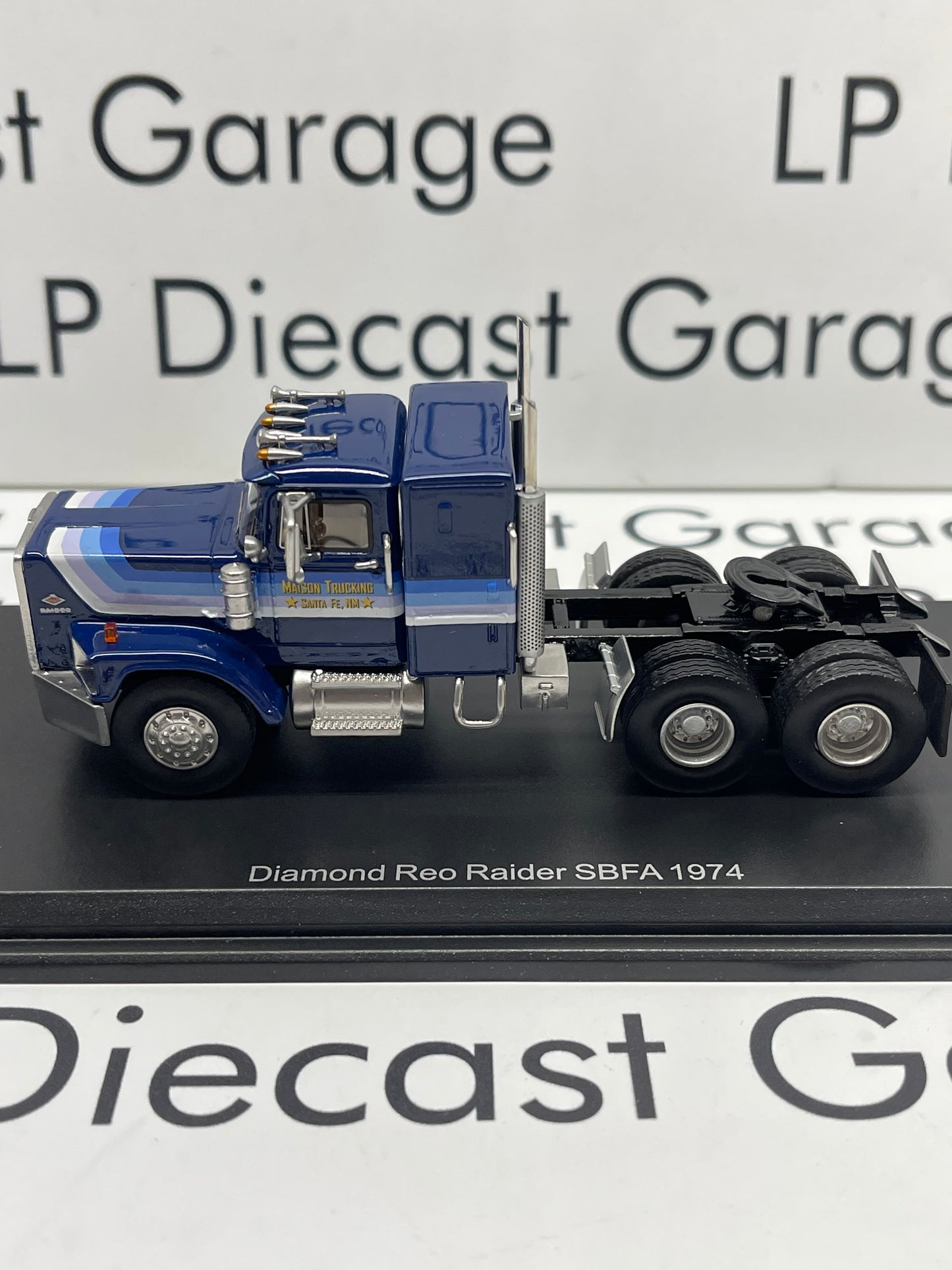 NEO SCALE MODELS 1974 Diamond Reo Raider SBFA Blue Semi Truck Maison Trucking 1:64 Resin NOT Diecast