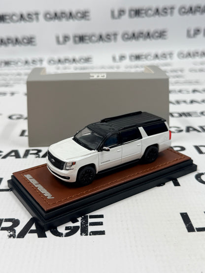 GOC 2015 Chevrolet Suburban White w/Black Roof Limited Edition 1:64 Diecast Exclusive