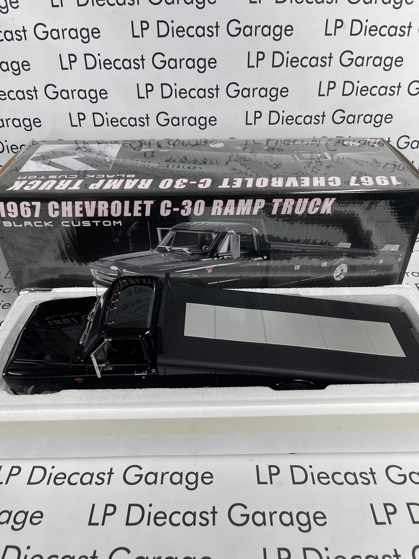 ACME 1967 Chevrolet C-30 Ramp Truck Black Custom 1:18 Diecast A1801710