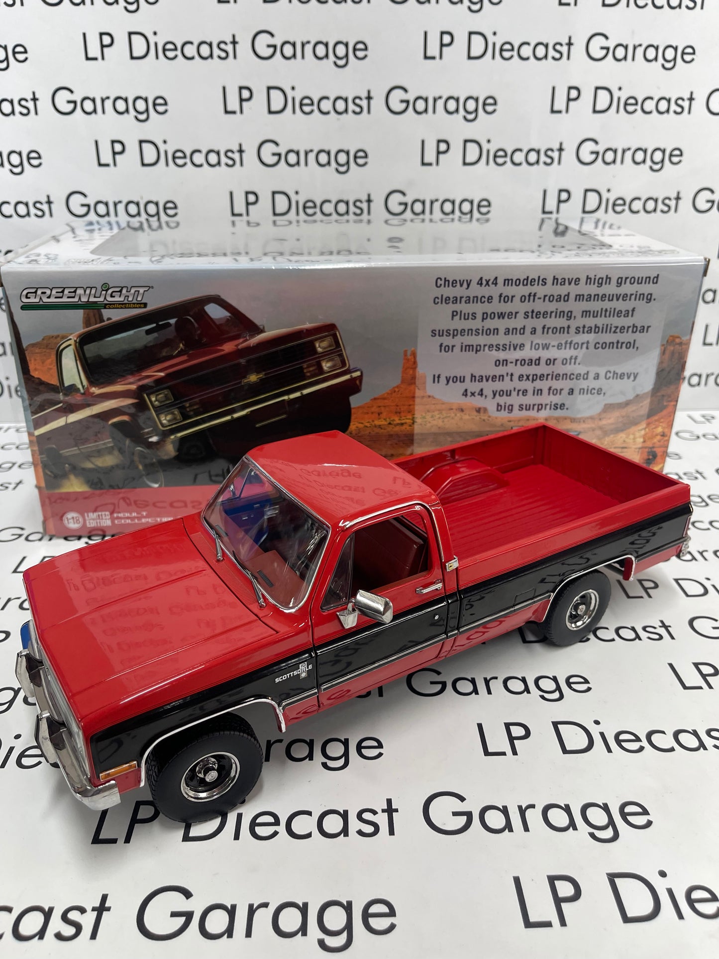 GREENLIGHT 1984 Chevrolet K10 Scottsdale Apple Red w/  Black Stripe 1:18 Diecast