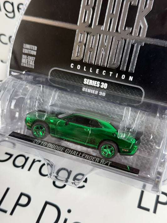 GREEN MACHINE CHASE GREENLIGHT 2016 Dodge Challenger R/T 1:64 Diecast Black Bandit