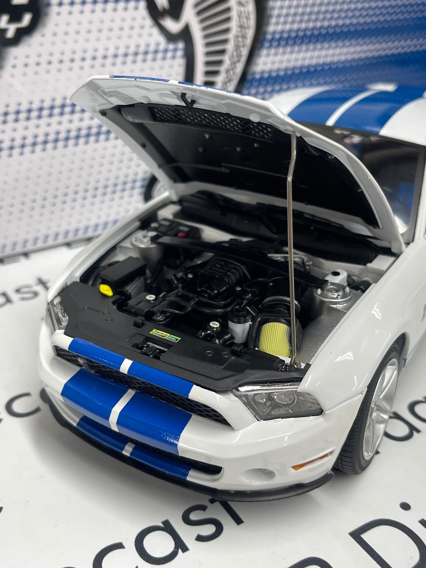 GREENLIGHT 2011 Ford Mustang Shelby GT500 Performance White w/ Blue Stripes 1:18 Diecast