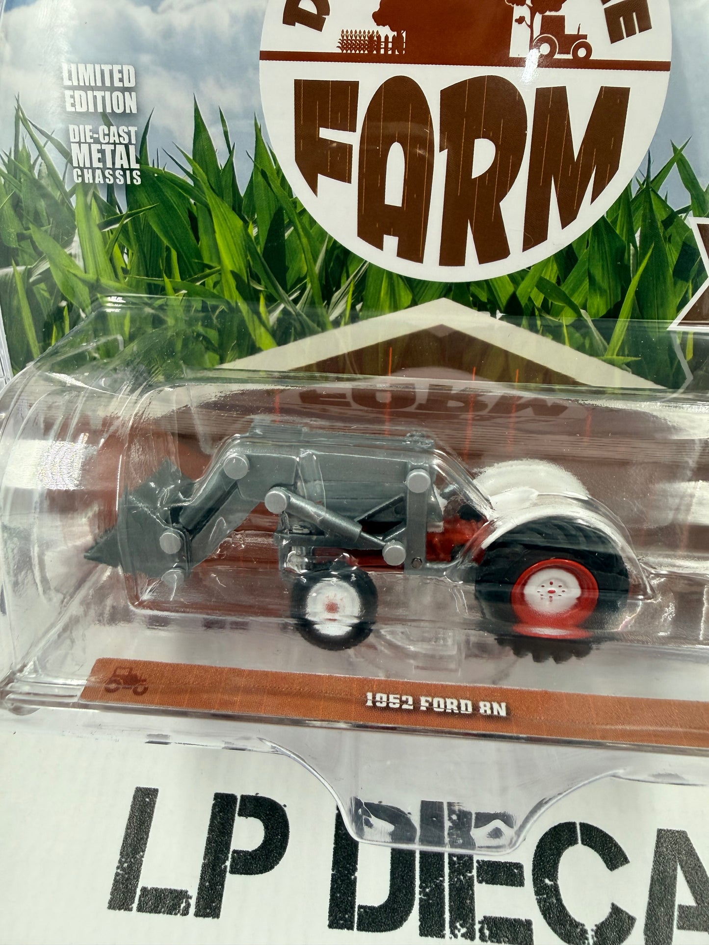 RAW CHASE GREENLIGHT 1952 Ford 8N Tractor w/ Loader 1:64 Diecast Down on the Farm