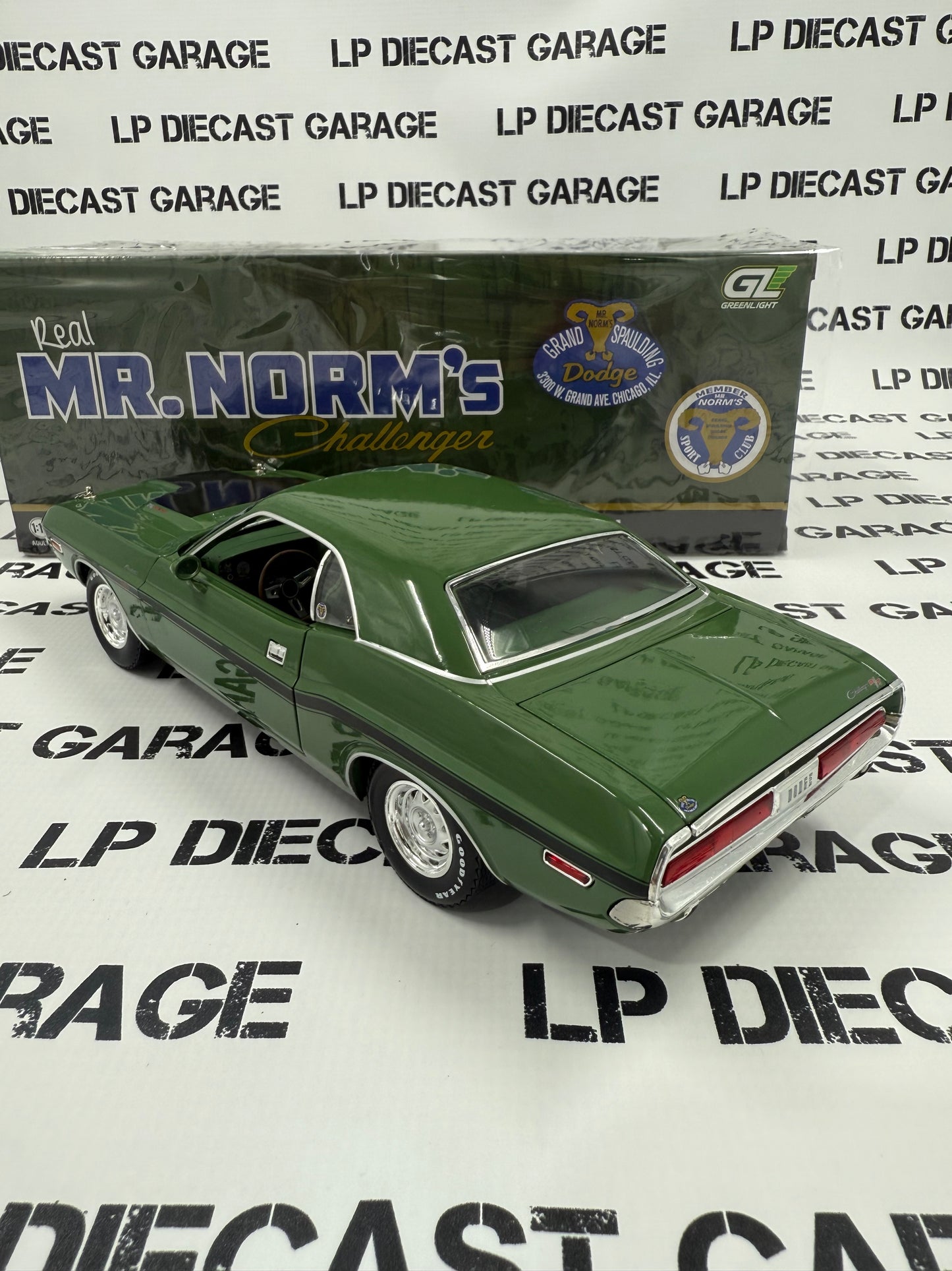 GREENLIGHT 1970 Dodge Challenger R/T F8 Green 1:18 Diecast Mr.Norm's