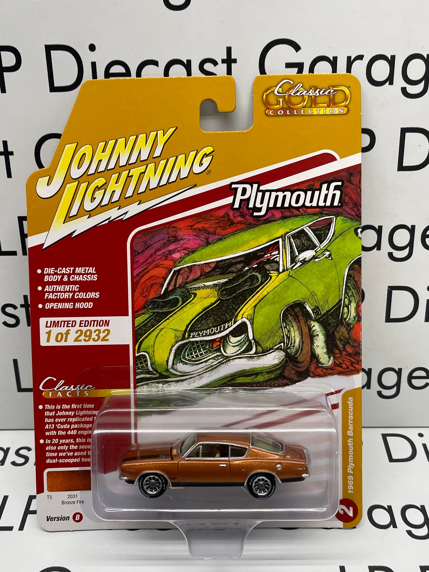 JOHNNY LIGHTNING 1969 Plymouth Barracuda Bronze Fire 1:64 Diecast Classic Gold