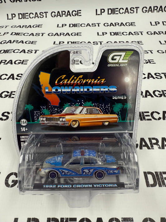 RAW CHASE GREENLIGHT 1992 Ford Crown Victoria Blue 1:64 Diecast California Lowriders