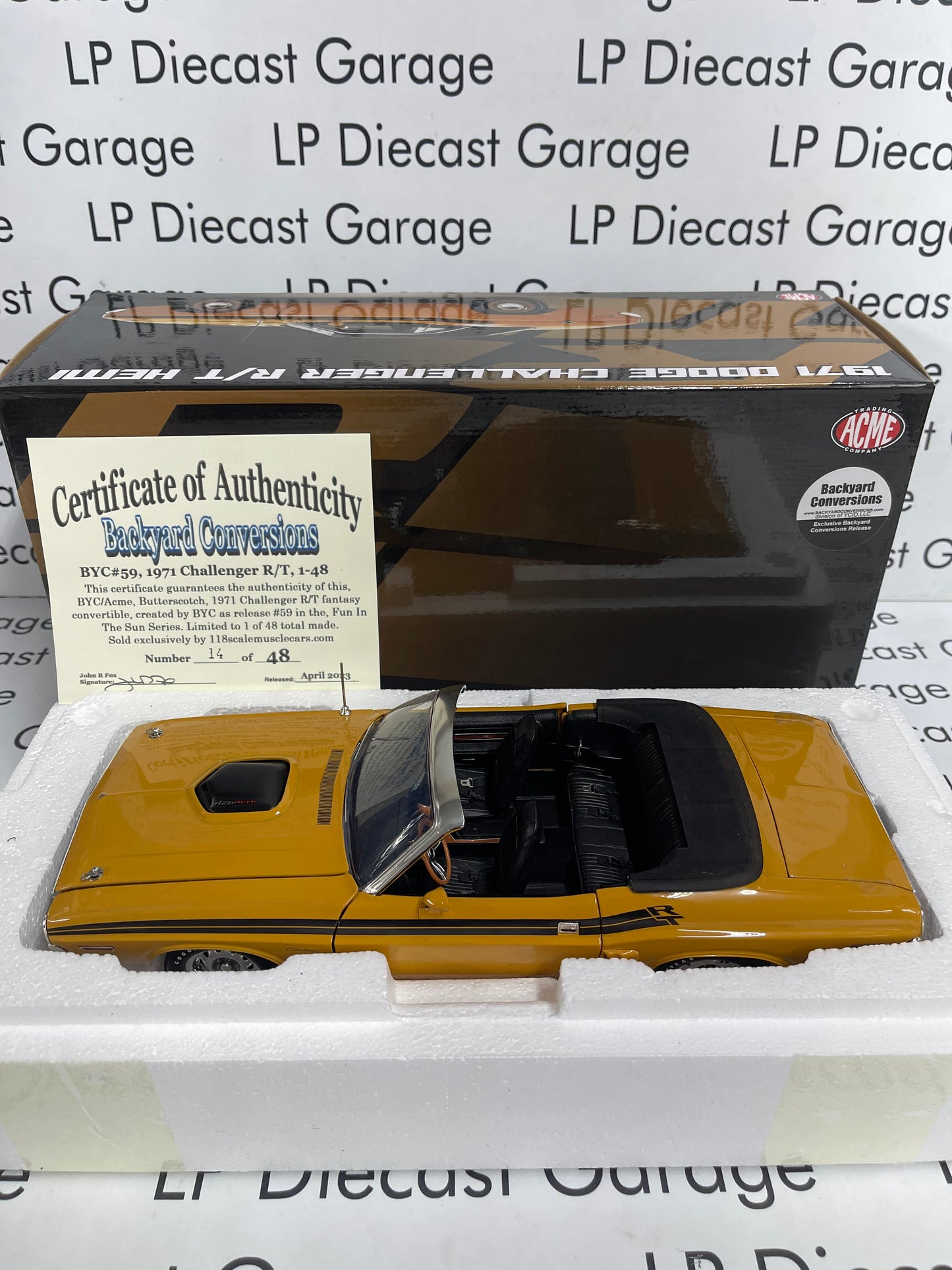 ACME YCID 1971 Dodge Challenger R/T Convertible Butterscotch 1:18 Diecast Backyard Conversion