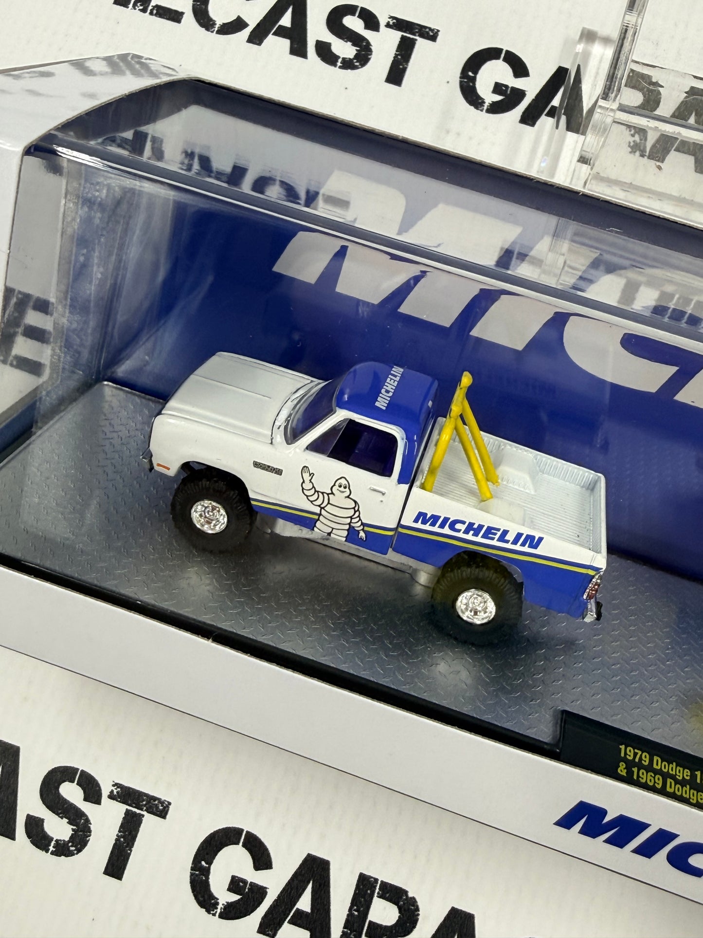 M2 Haulers 1979 Dodge 150 & 1969 Dart Michelin Trailer Set 1:64 Diecast