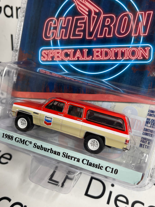 GREENLIGHT 1988 GMC Suburban C10 Chevron 1:64 Diecast Special Edition