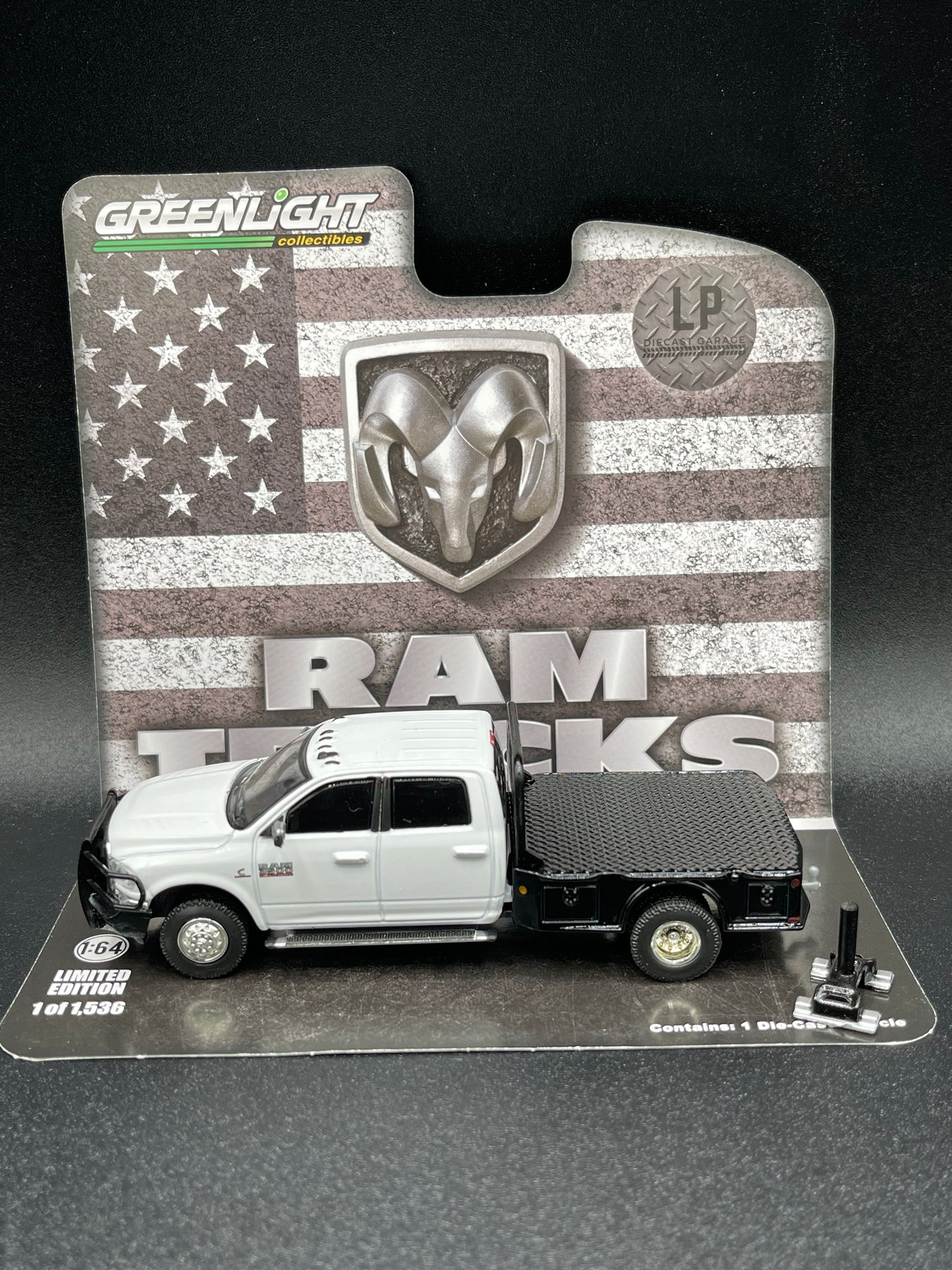 GREENLIGHT 2017 Ram 3500 Laramie Flatbed White Cummins Diesel LP Diecast Garage Exclusive 1:64 Diecast Promo
