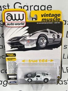 AUTO WORLD 1964 Ford GT40 White 1:64 Diecast Vintage Muscle