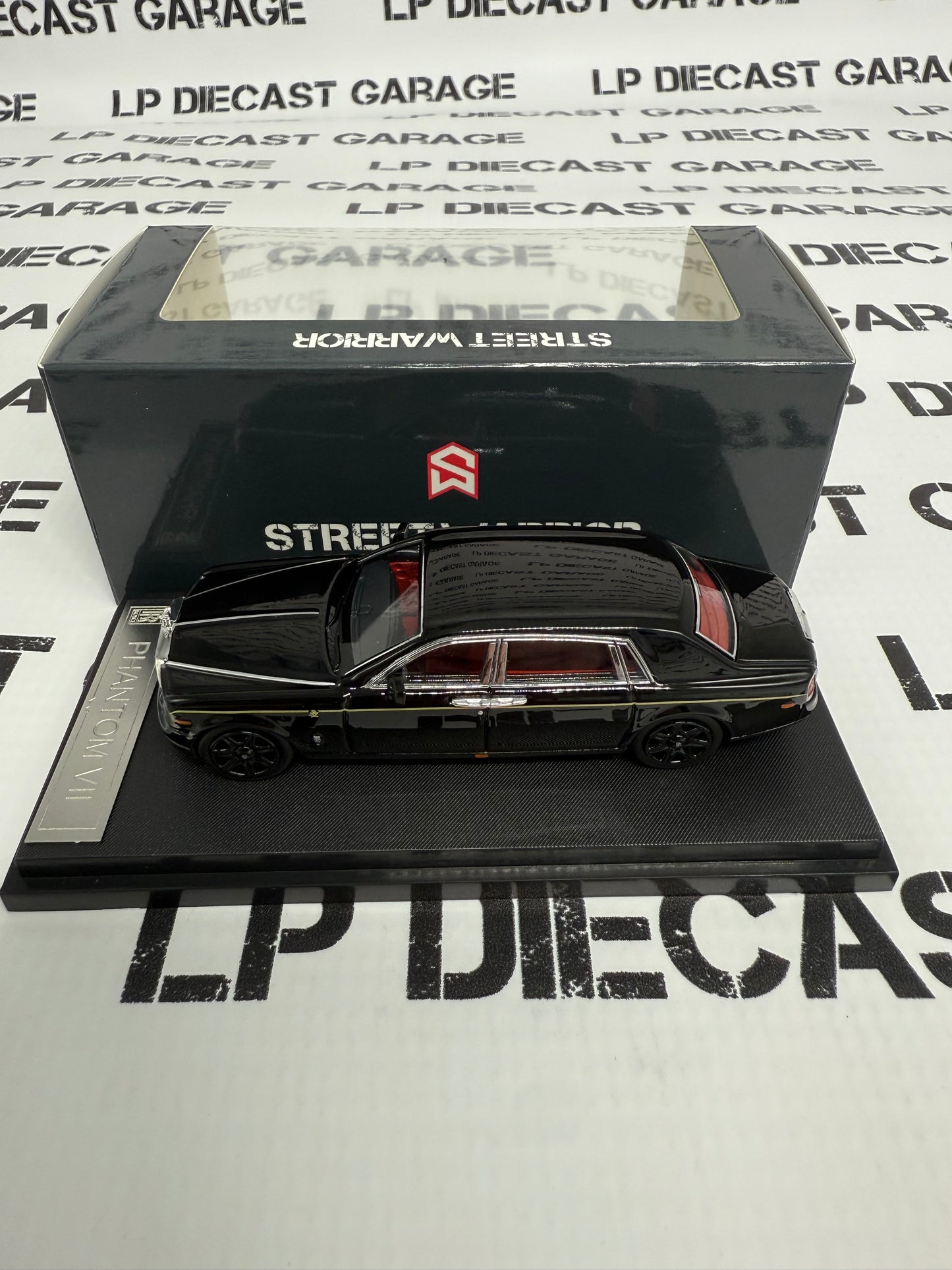 STREET WARRIOR Rolls Royce Phantom VII Black 1:64 Diecast
