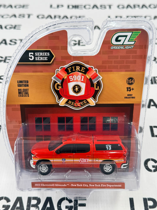 GREENLIGHT 2023 Chevrolet Silverado FDNY New York 1:64 Diecast Fire Rescue
