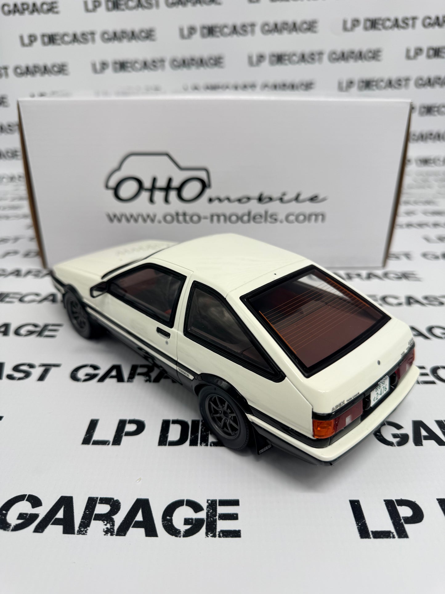 OTTO MOBILE Toyota Sprinter Trueno AE86 GT-APEX 1:18 Scale Resin Model OT444