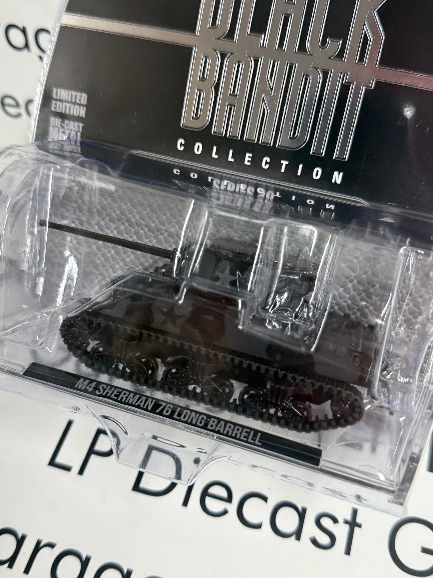 GREENLIGHT M4 Sherman 76 Long Barrell Tank 1:64 Diecast Black Bandit