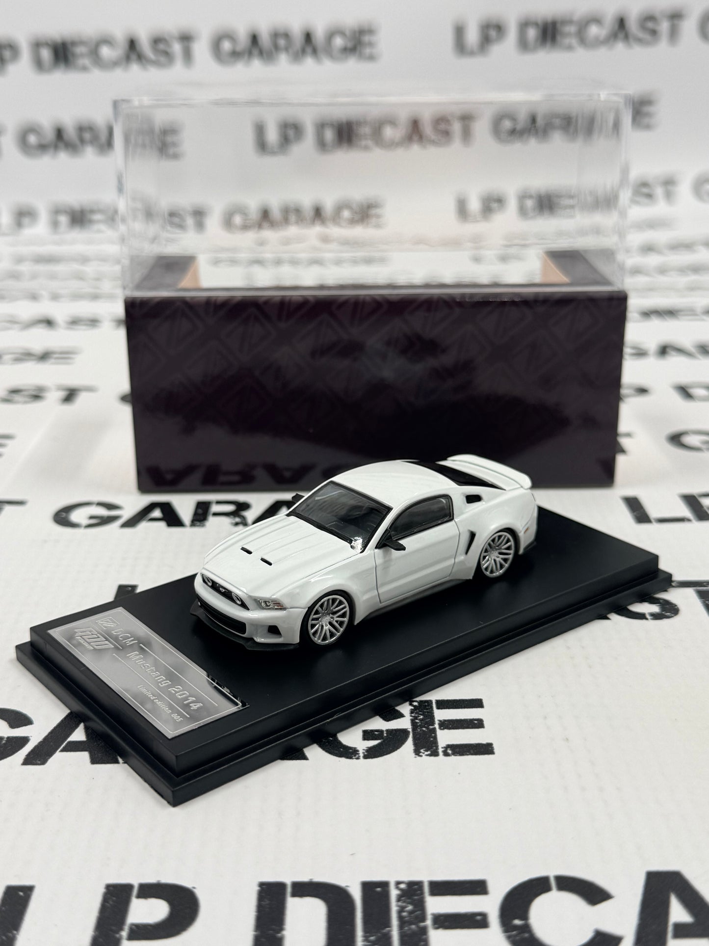 DCM Models 2014 Ford Mustang White 1:64 Diecast Ghost Player