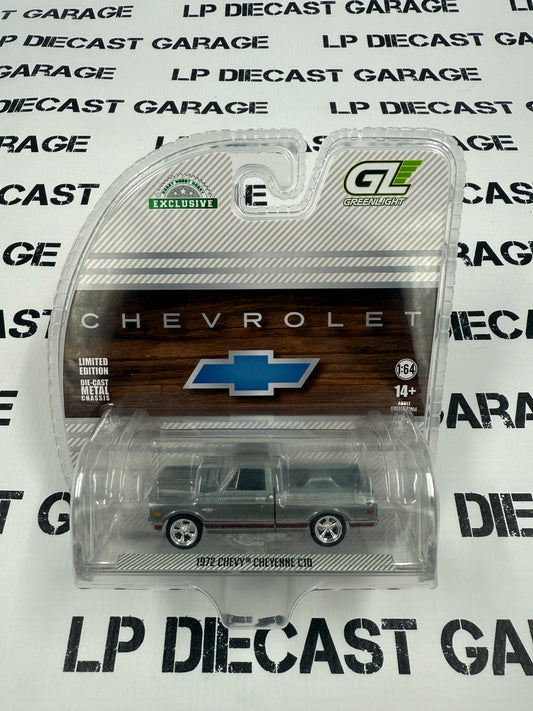 RAW CHASE GREENLIGHT 1972 Chevy Cheyenne C10 White 1:64 Diecast