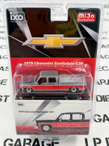 RAW CHASE IXO Models 1979 Chevrolet Scottsdale C20 Black Red 1:64 Diecast MiJo