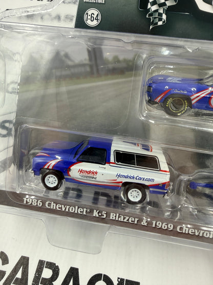 GREENLIGHT 1986 Chevy Blazer & 1969 Camaro Hendrick Cars 1:64 Diecast Hitch & Tow