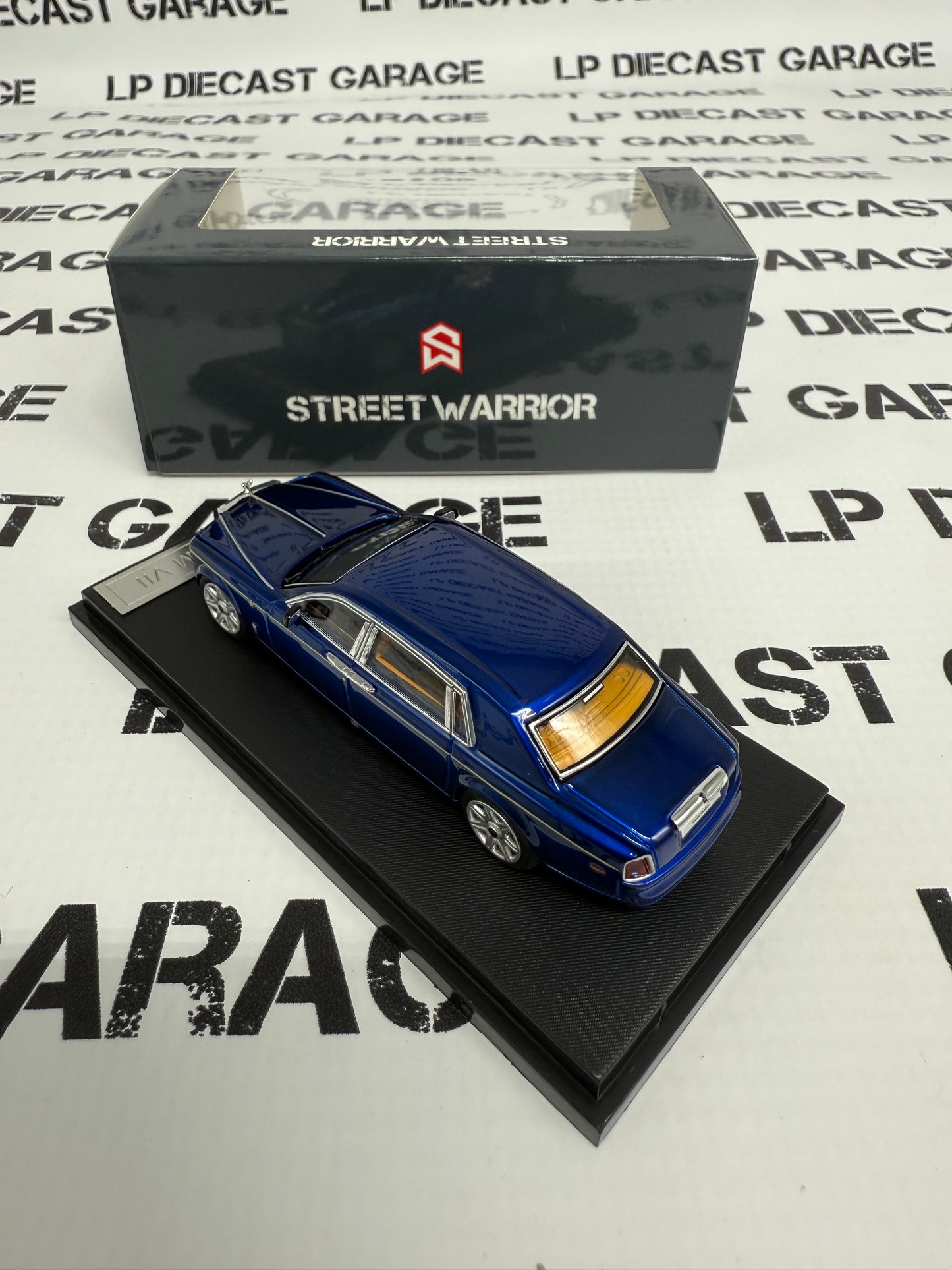 STREET WARRIOR Rolls Royce Phantom VII Blue 1:64 Diecast