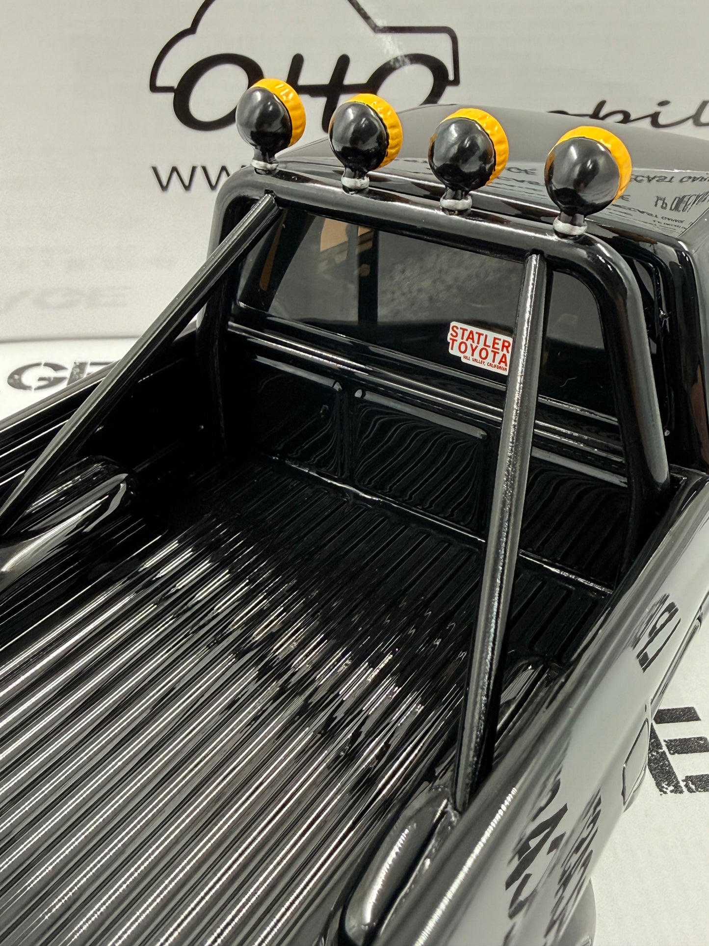 OTTO MOBILE 1985 Toyota SR5 Pickup Black 1:18 Scale Resin Model OT481B Back to the Future