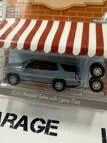 GREENLIGHT 2021 Chevrolet Tahoe w/ Tires 1:64 Diecast Hobby Shop