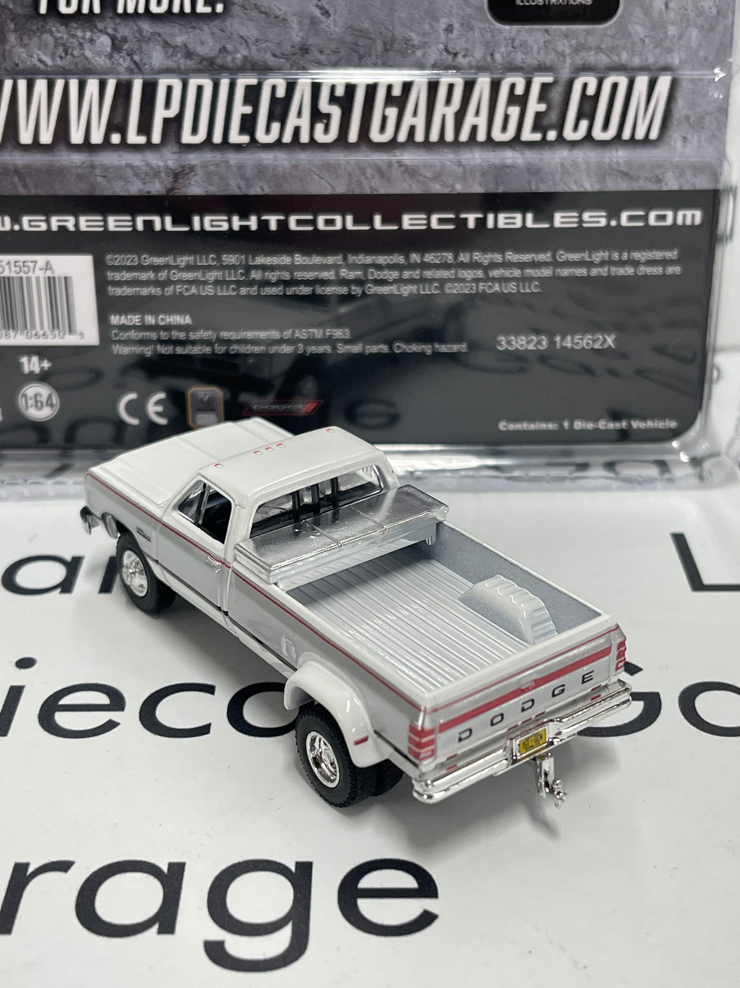 GREENLIGHT 1993 Dodge Ram 350 Dually Cummins Diesel WHITE LP Diecast Garage Exclusive 1:64 Diecast Promo