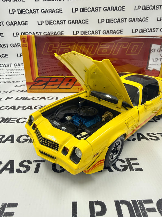 GREENLIGHT 1980 Chevrolet Camaro Z28 Yellow T-Tops 1:18 Diecast
