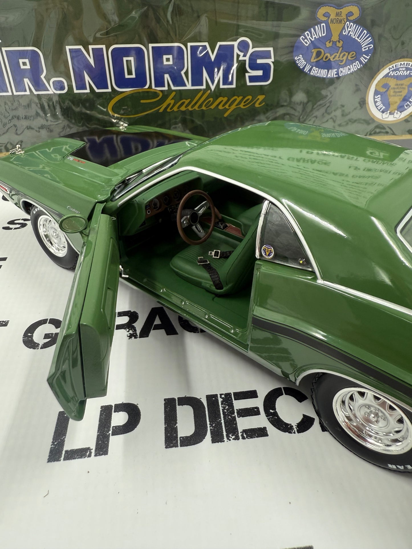 GREENLIGHT 1970 Dodge Challenger R/T F8 Green 1:18 Diecast Mr.Norm's