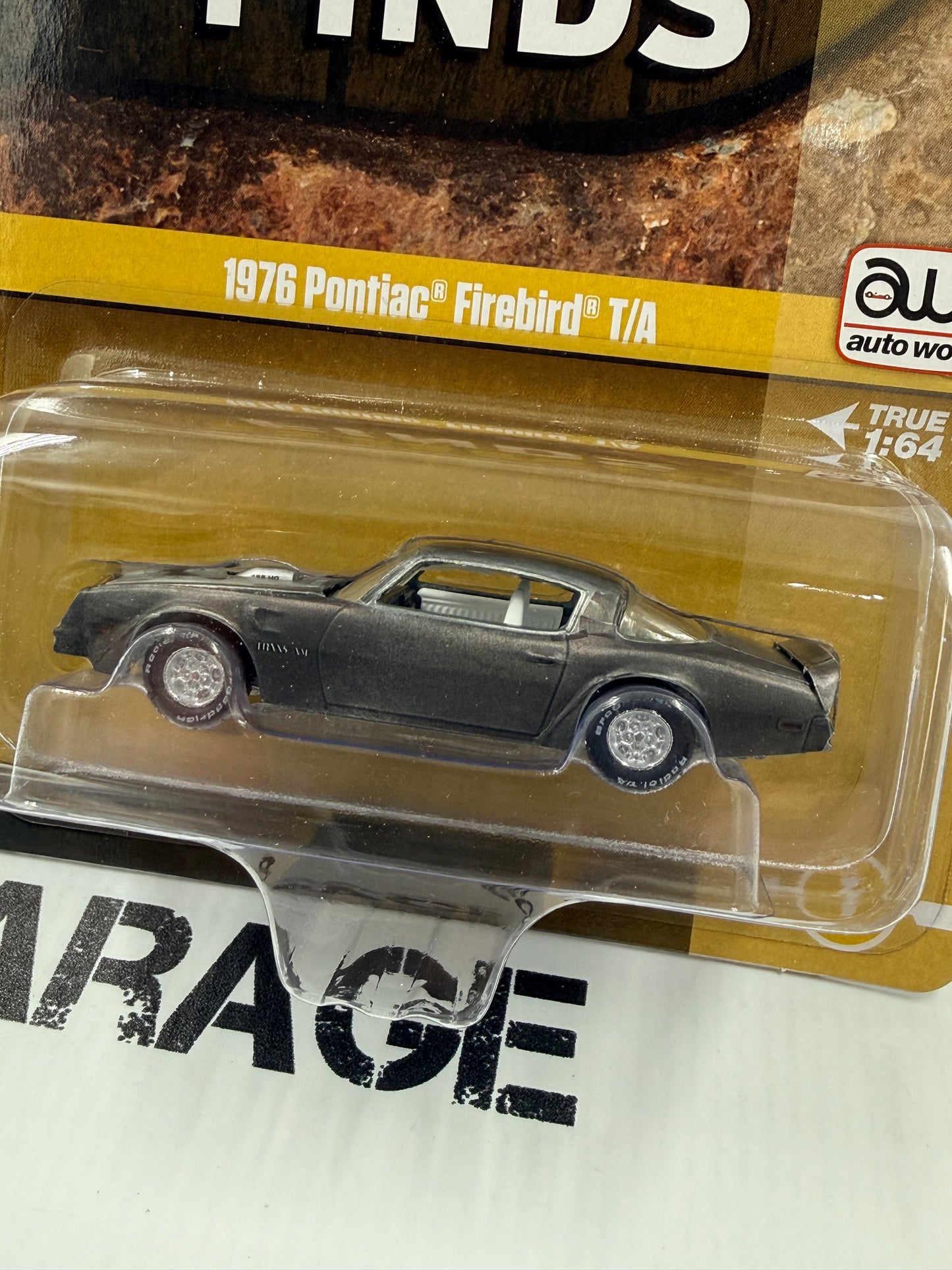 AUTO WORLD 1976 Pontiac Firebird T/A Barn Finds 1:64 Diecast Big Country