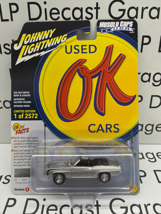 JOHNNY LIGHTNING OK Used Cars 1969 Chevy Camaro RS/SS Convertible Cortez Silver Poly 1:64 Diecast