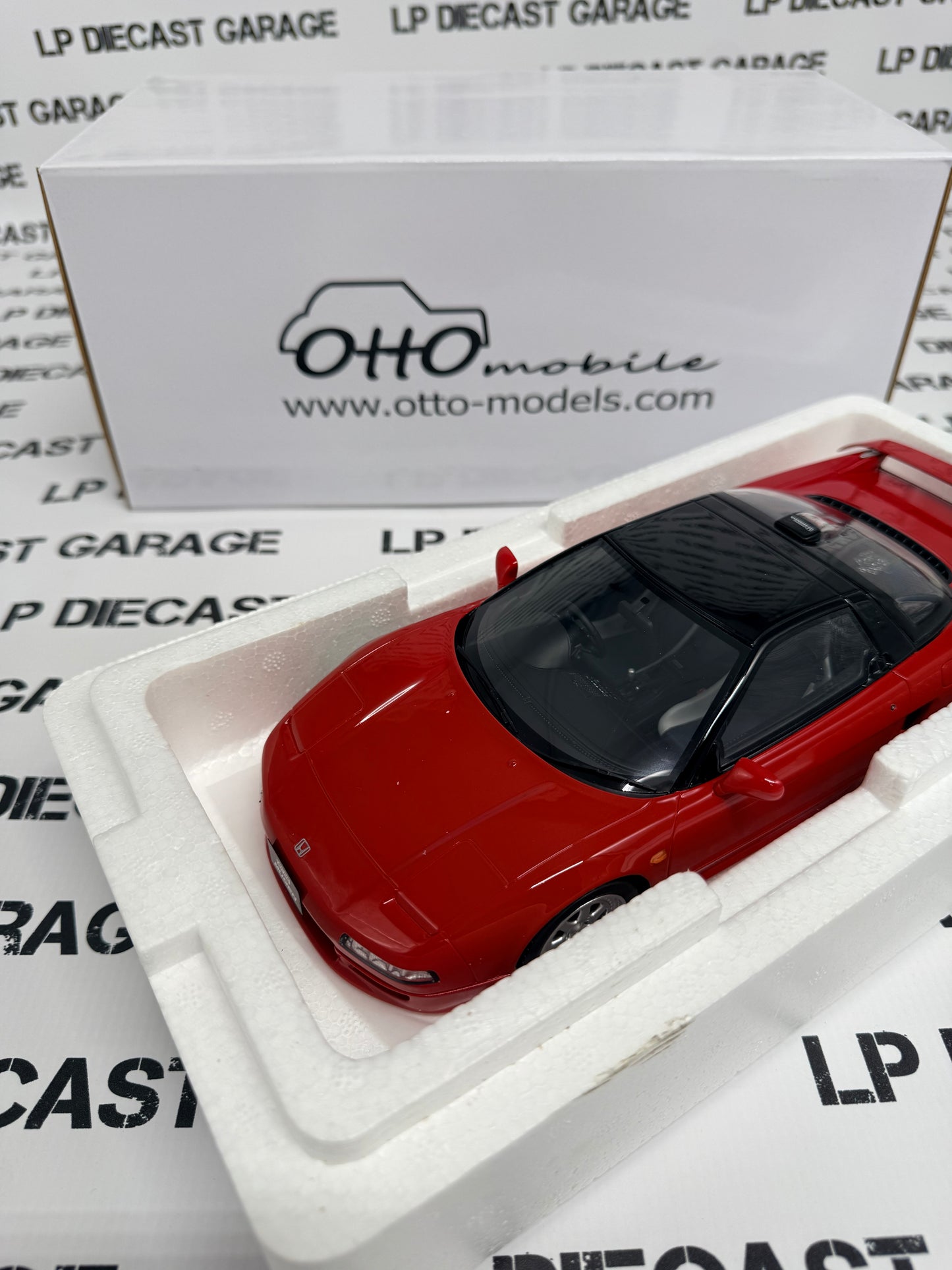 OTTO MOBILE Honda NSX Mugen Red 1:18 Scale Resin Model OT1105
