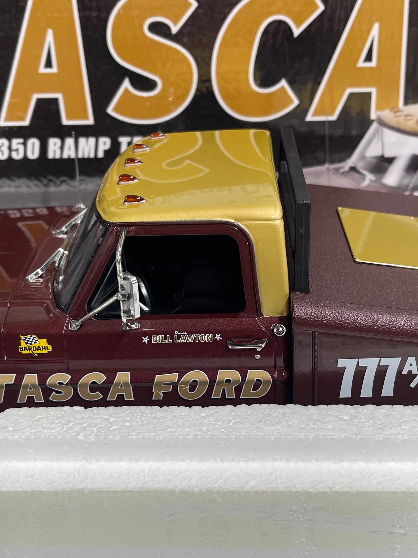 ACME 1970 Ford F-350 Ramp Truck Tasca Ford 1:18 Diecast A1801415 BLEM