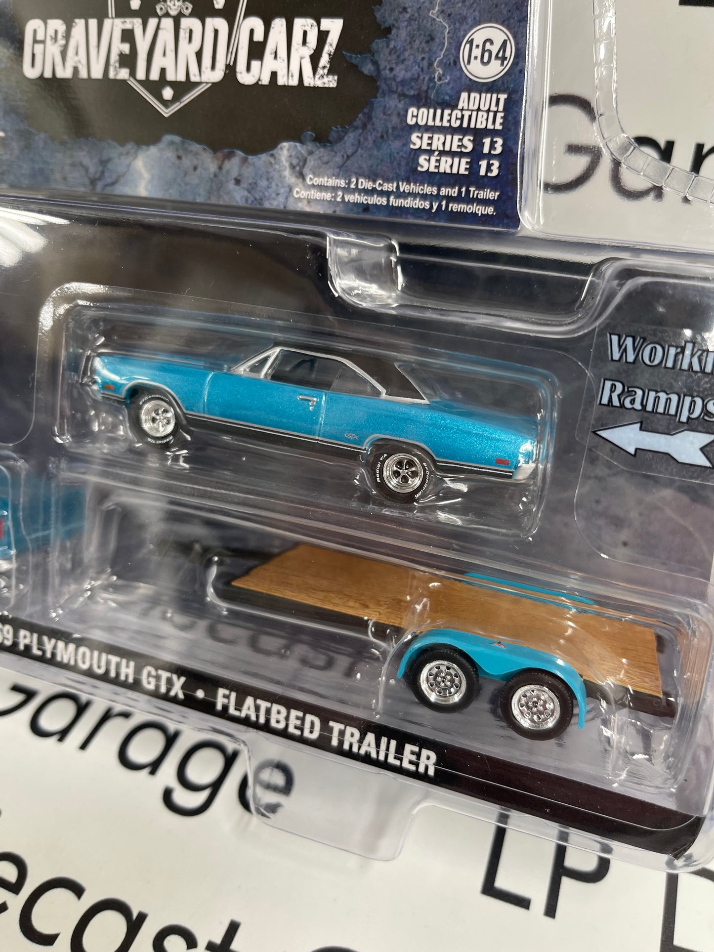 GREENLIGHT 1967 Dodge D-200 1967 Plymouth GTX Trailer 1:64 Diecast Graveyard Carz