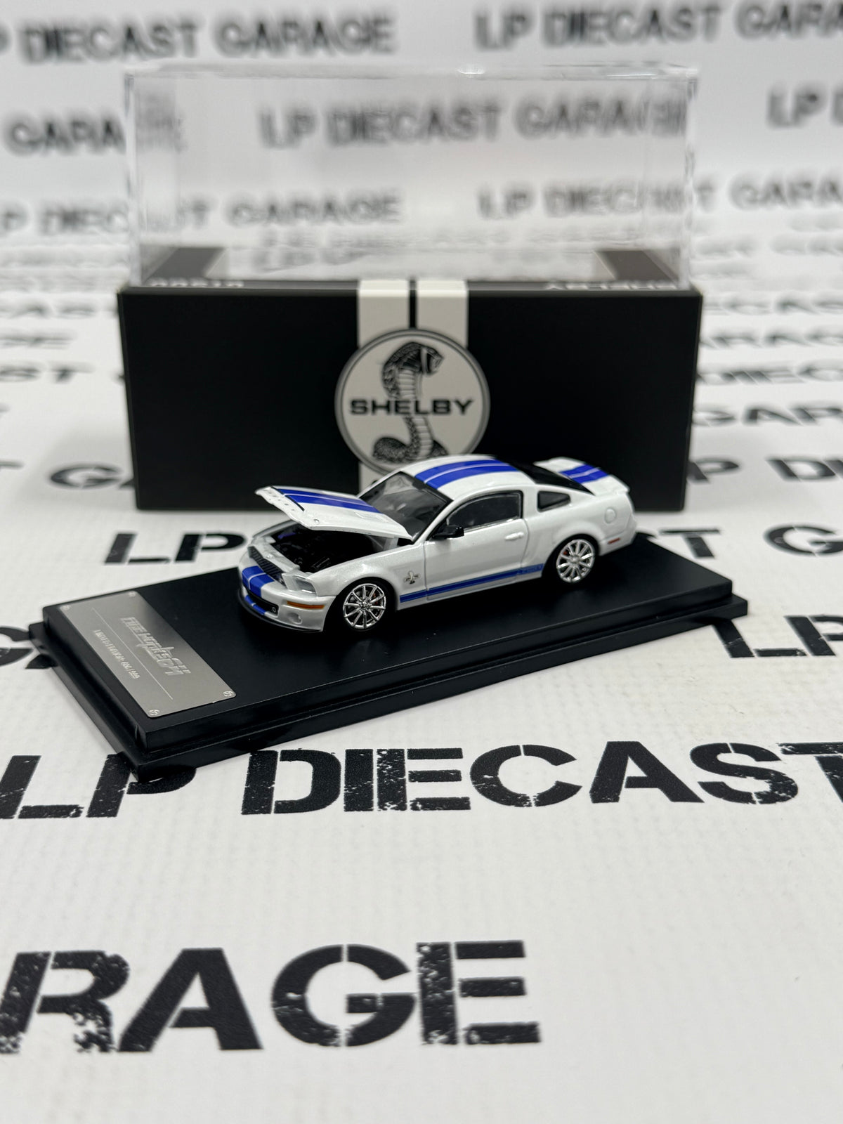 FINE WORKS 64 2013 Ford Mustang Shelby GT500 Super Snake White 1:64 Diecast