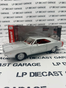 AUTO WORLD 1968 Dodge Charger R/T AA1 Silver 1:18 Diecast MCACN