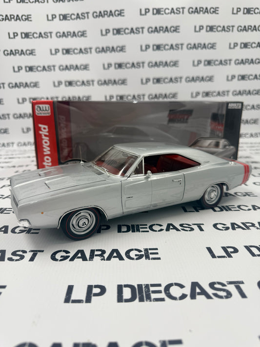 AUTO WORLD 1968 Dodge Charger R/T AA1 Silver 1:18 Diecast MCACN