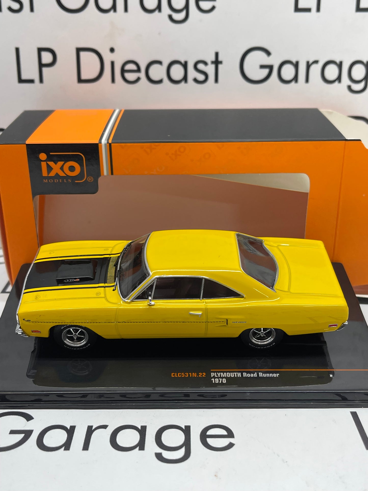 IXO Models 1970 Plymouth Roadrunner Yellow Muscle Car 440 Six Pack 1:43 Scale Diecast