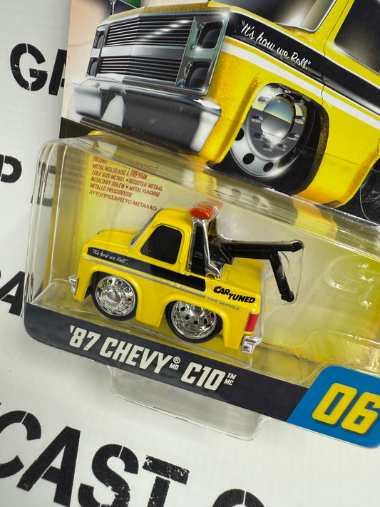 CARTUNED '87 Chevy C10 Wrecker Yellow 1:64 Diecast Series 3