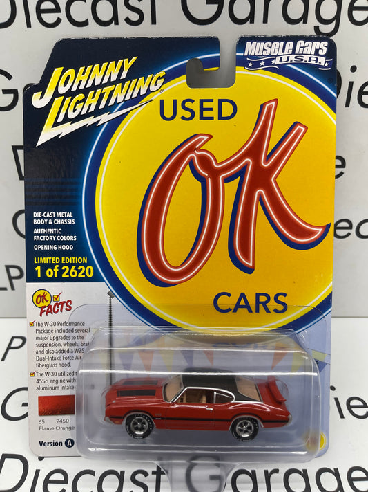JOHNNY LIGHTNING OK Used Cars 1972 Oldsmobile 442 W-30 Flame Orange 1:64 Diecast