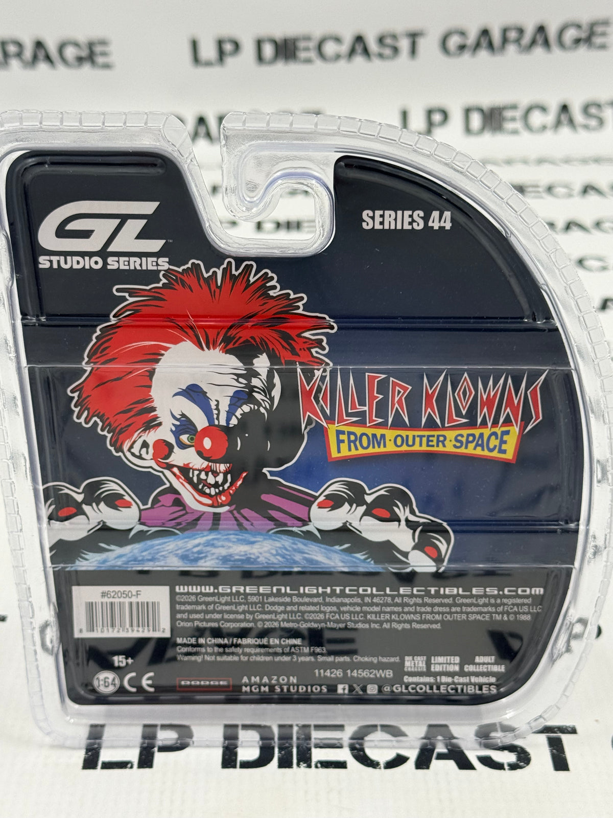 GREENLIGHT 1981 Dodge Diplomat Killer Klowns from Outer Space 1:64 Diecast Studio Series