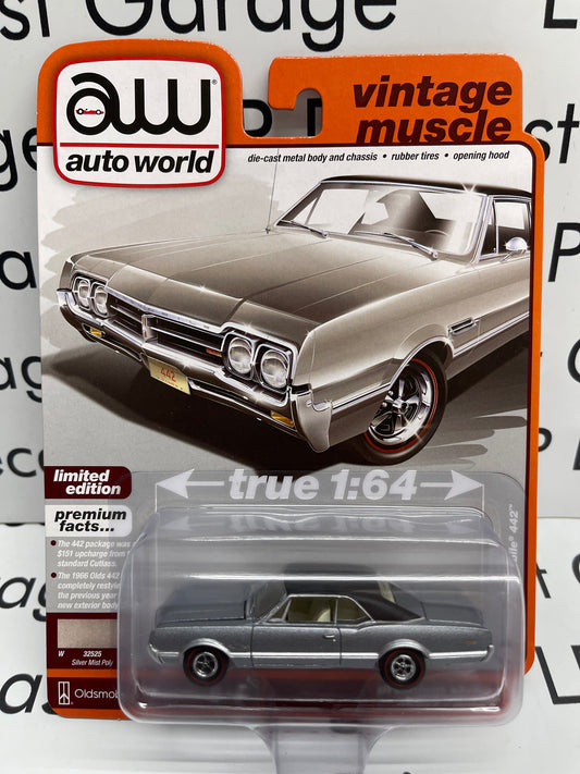 AUTO WORLD 1966 Oldsmobile 442 Silver Mist Poly Vintage Muscle 1:64 Diecast