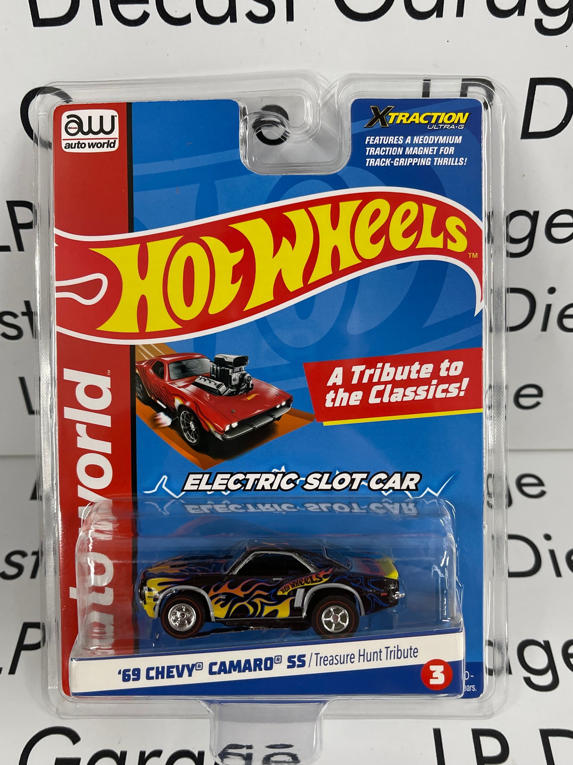 AUTO WORLD Hotwheels Tribute 1969 Chevy Camaro SS Treasure Hunt Tribut LP Diecast Garage