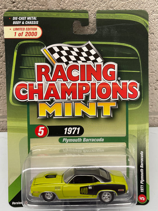 RACING CHAMPIONS Mint 1971 Plymouth Barracuda 440 1:64 Diecast