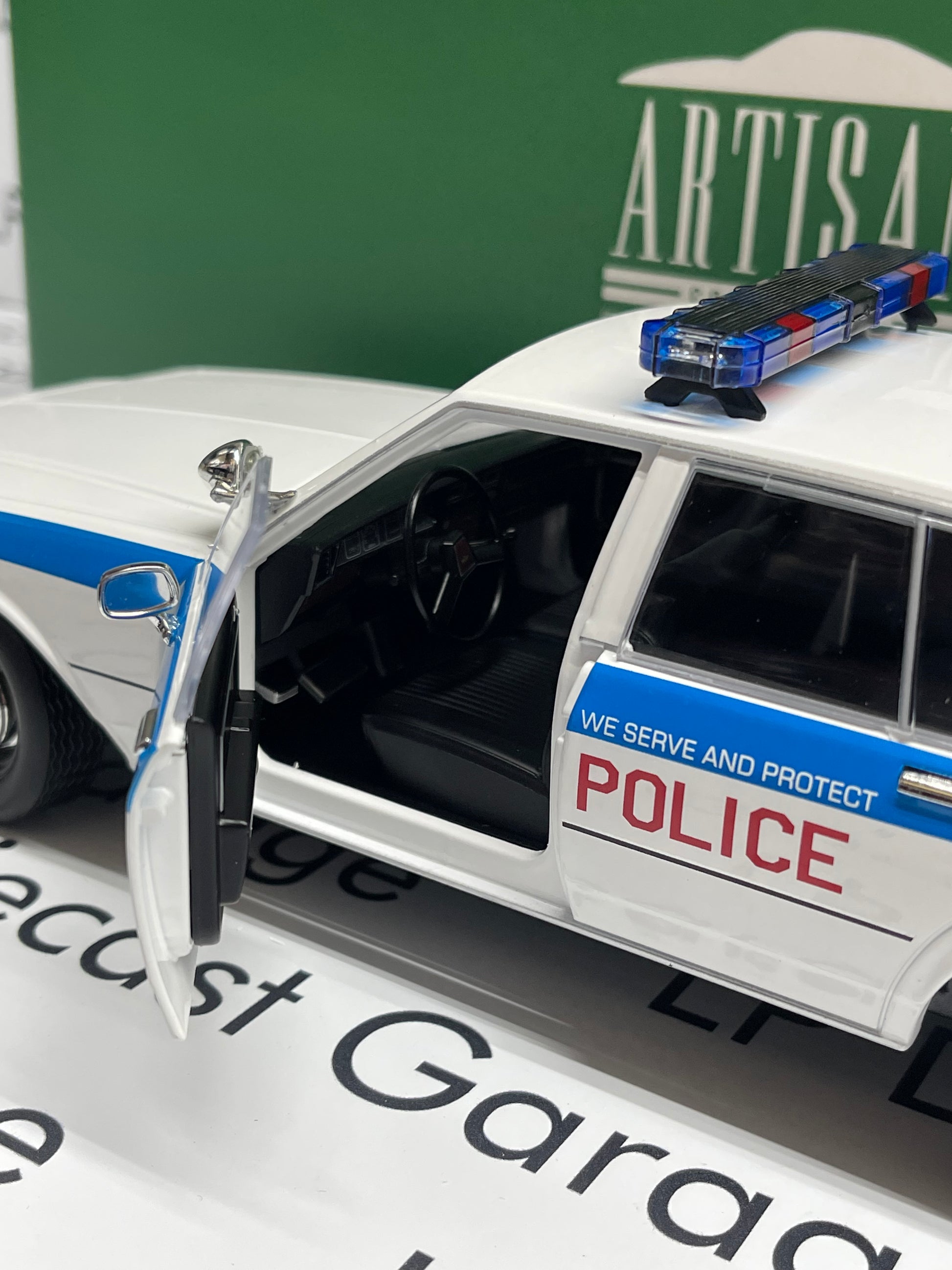 Diecast police cheap cars 1 18