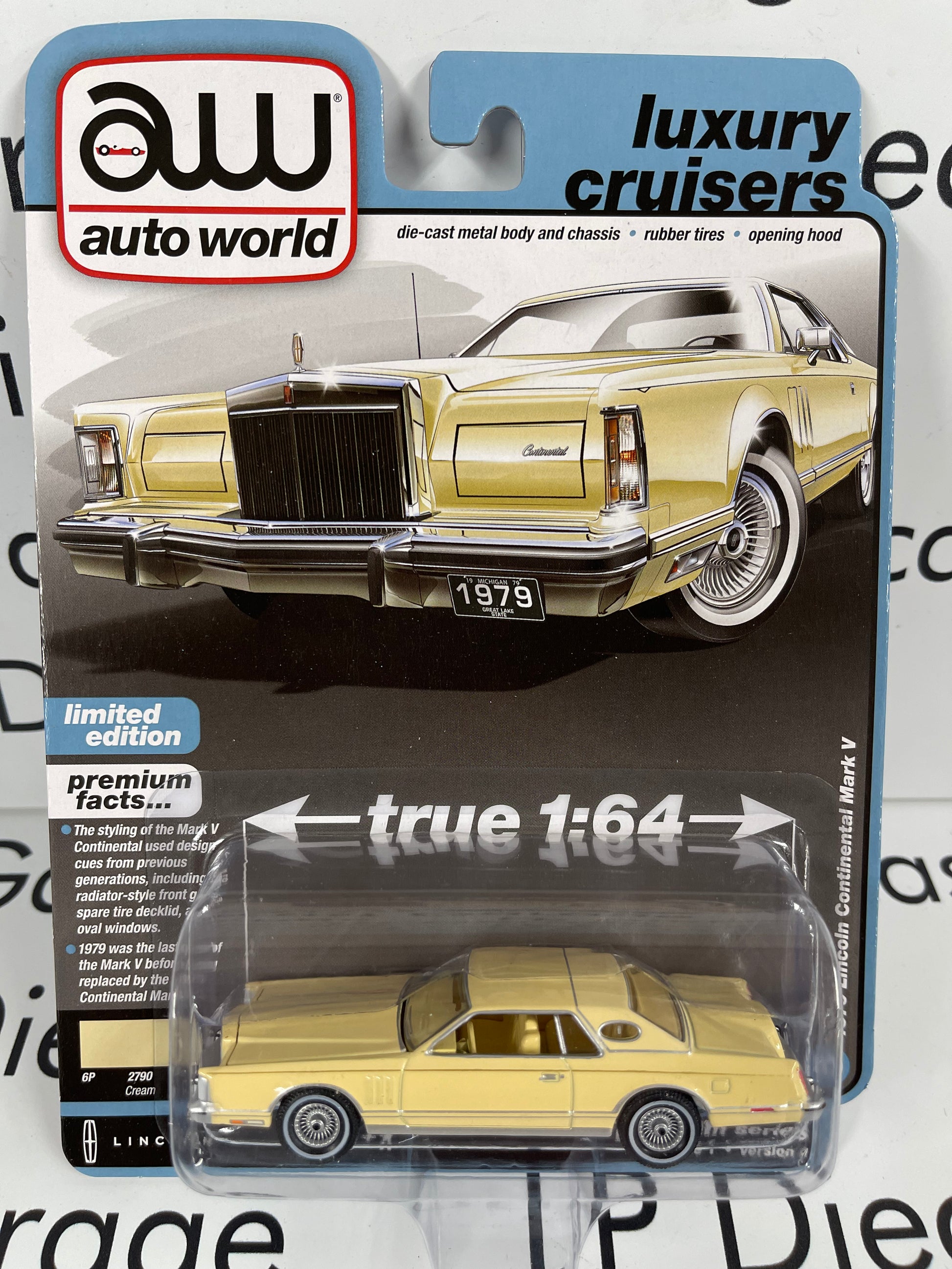 AUTO WORLD 1979 Lincoln Continental Mark V Luxury Cruiser Cream 1:64 Diecast